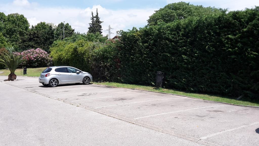 Ibis Budget Est Porte D'aubagne 2*