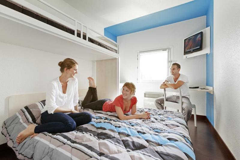 Ibis Budget Est Porte D'aubagne Hotel